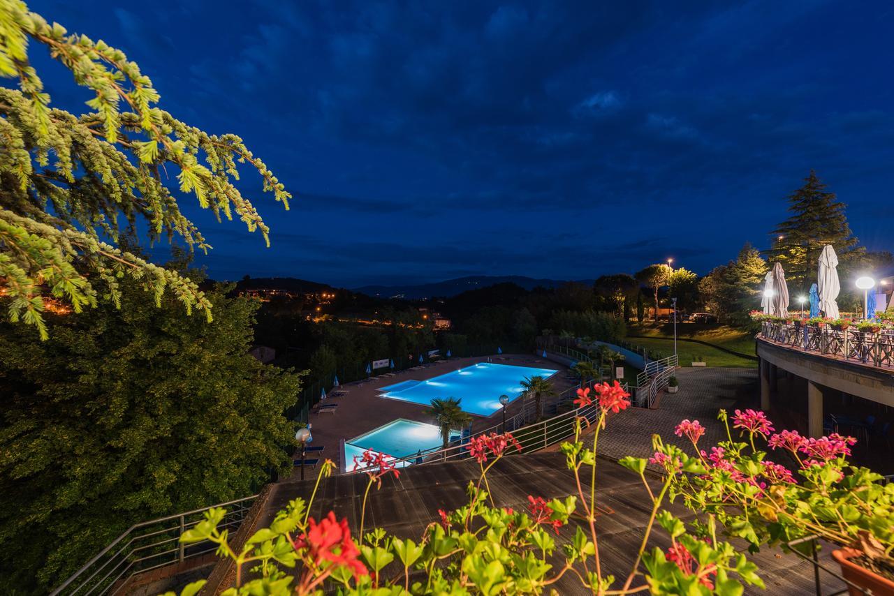 Village Il Poggetto 3* Troghi